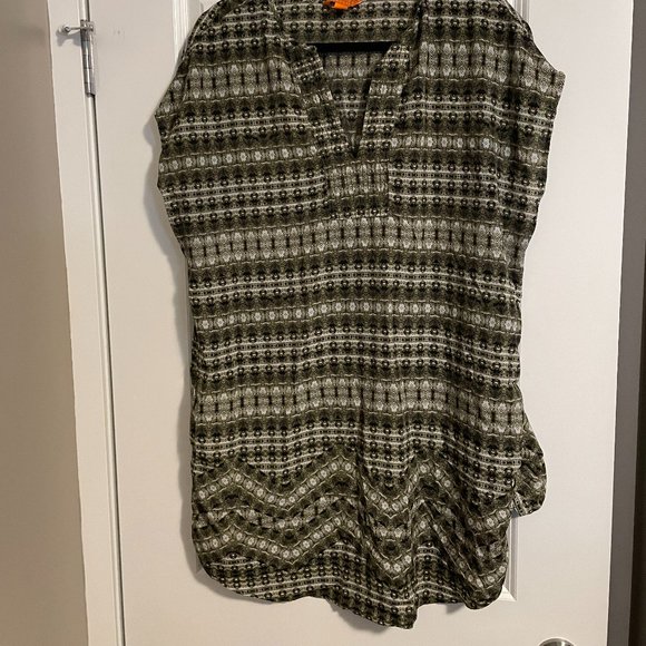 🍀4 for $25🍀 

Joe Fresh Tunic - Picture 4 of 10